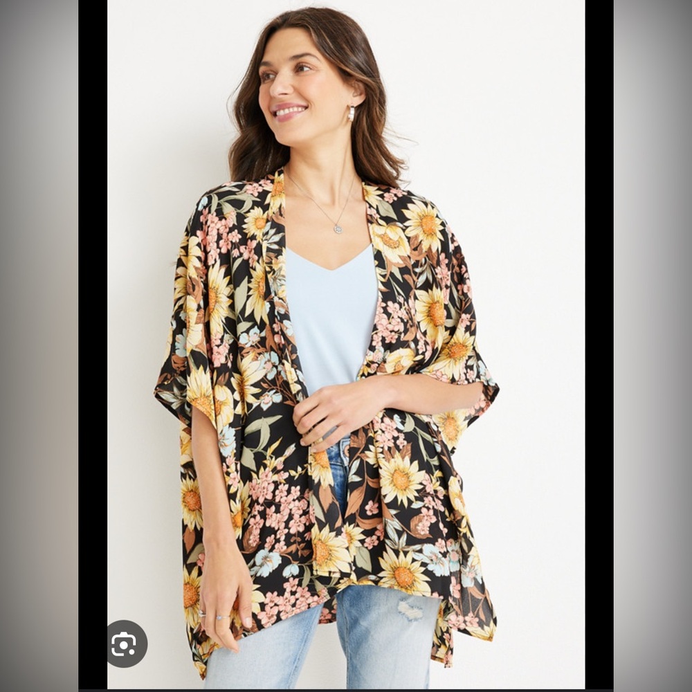 NWOT - Maurice’s floral kimono